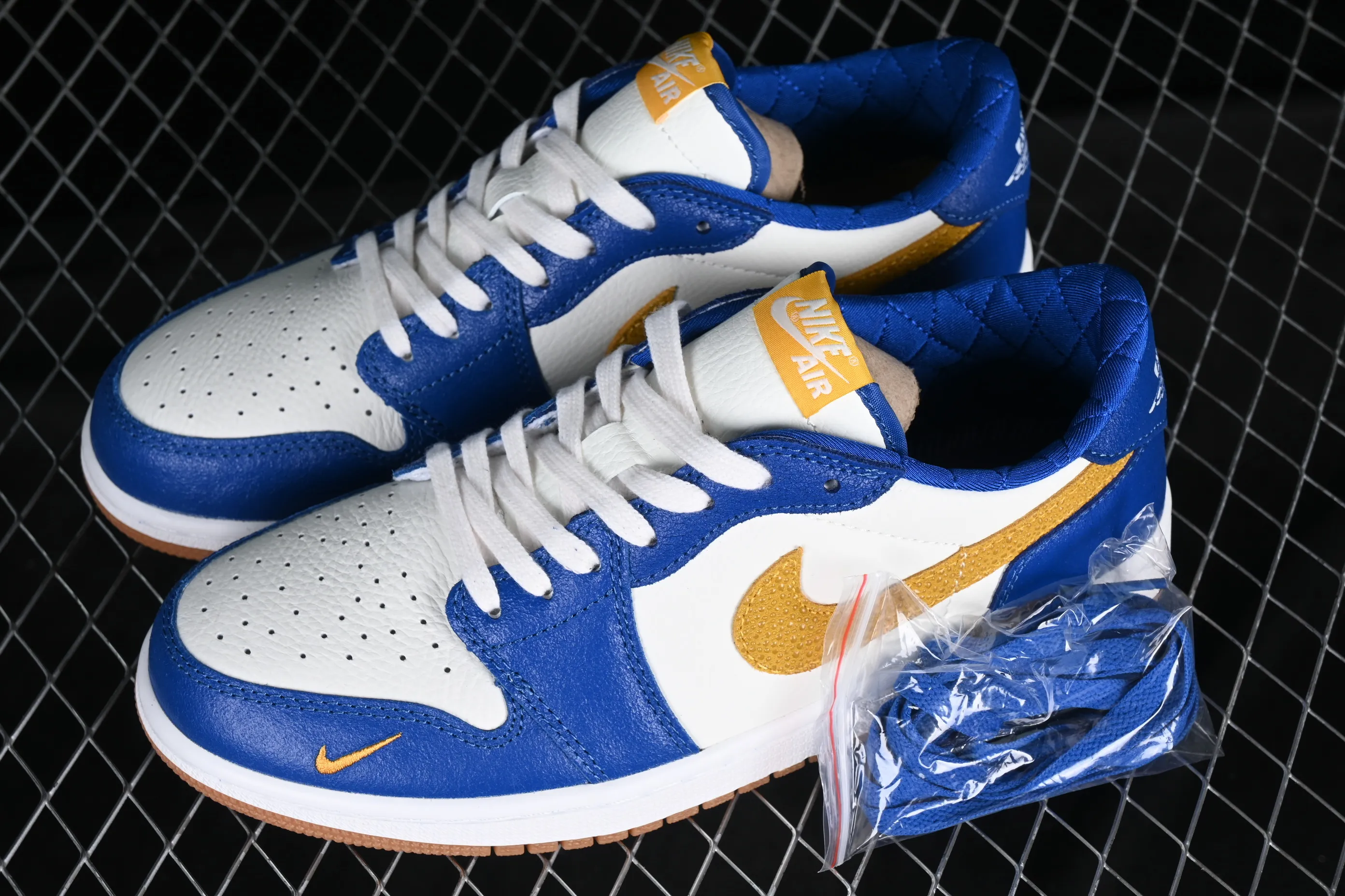 All categories Air Jordan Jordan series basketball shoes Air Jordan 1 Low Z version Air Jordan 1 Low AJ1 Joe 1 white blue yellow hook burst pattern low-top cultural and leisure sports sneakers DZ0792-103